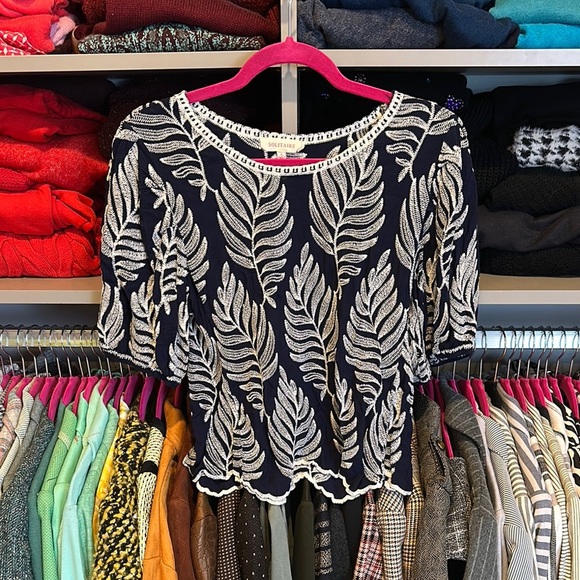 Solitaire navy/white leaf print 1/2 sleeve top size L - Picture 1 of 3